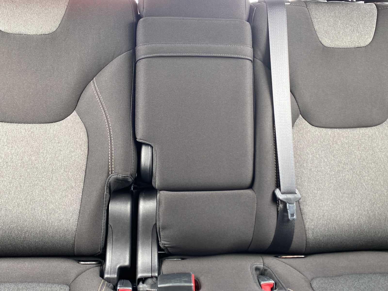 2015 Jeep Cherokee Sport