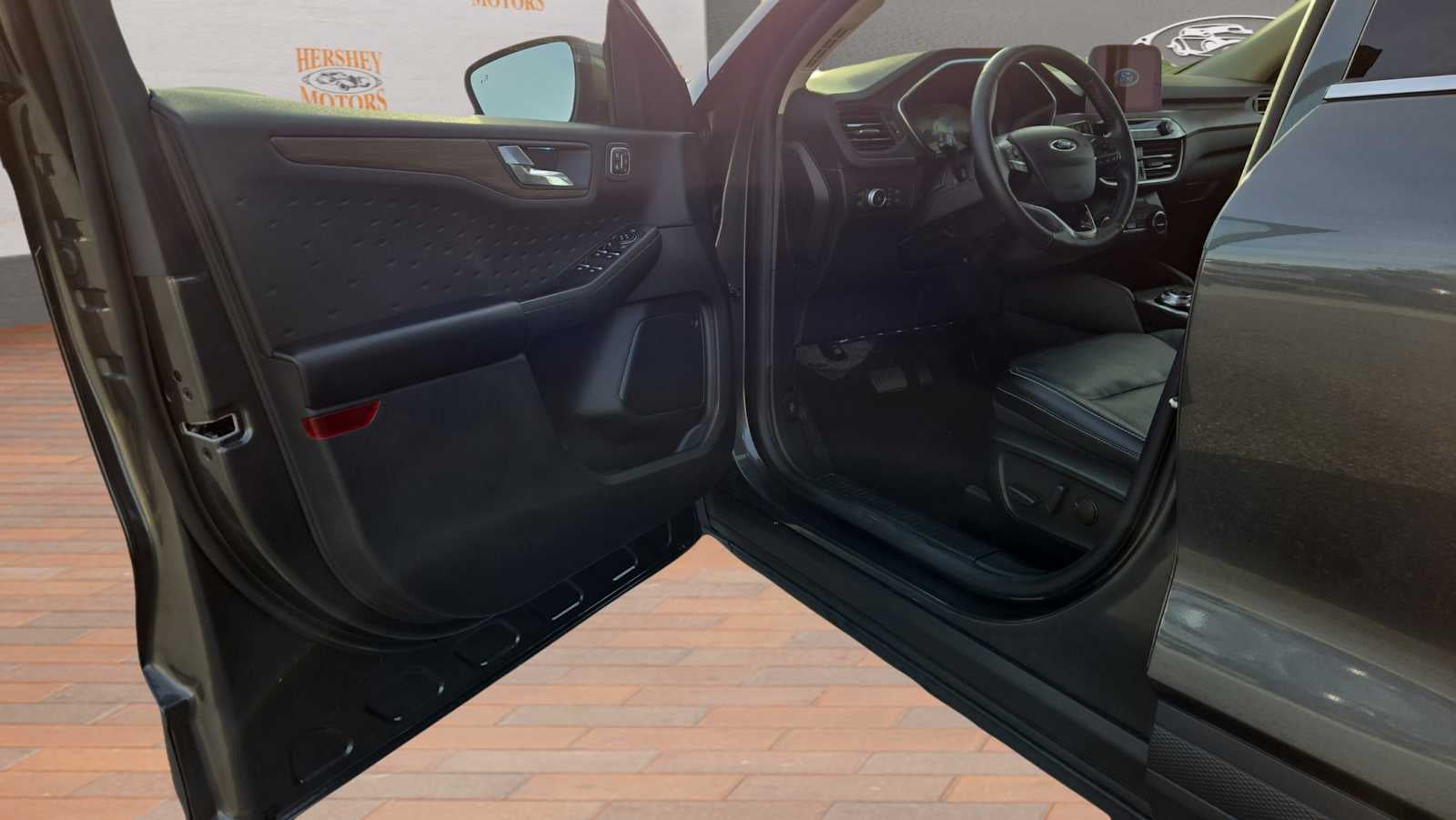 2020 Ford Escape Titanium Hybrid