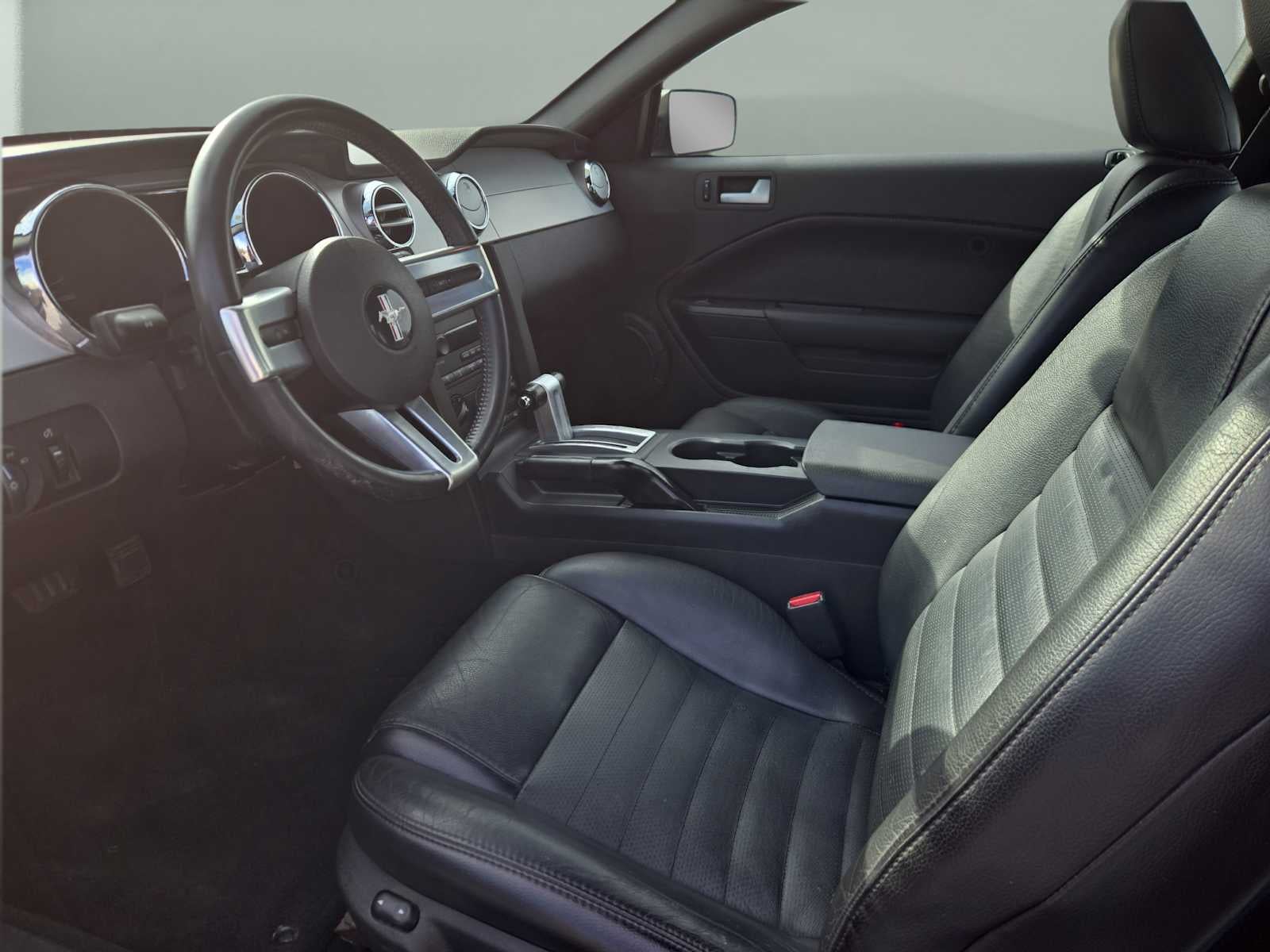 2006 Ford Mustang GT Deluxe