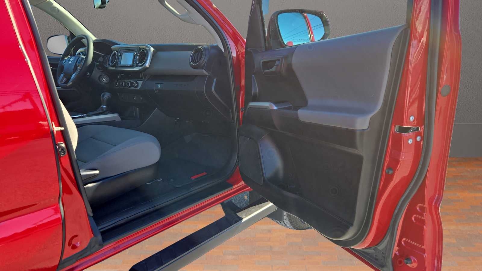 2017 Toyota Tacoma SR5